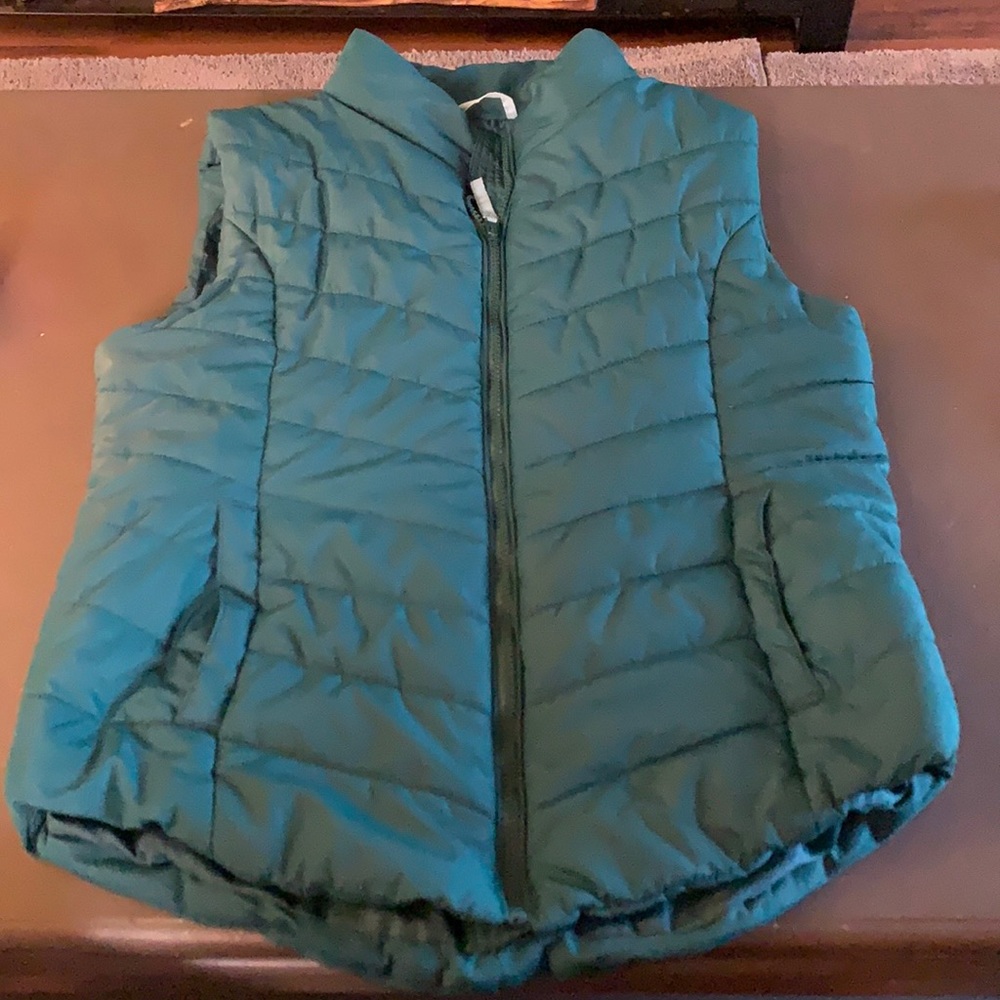 Aeropostale green zip up vest brand new